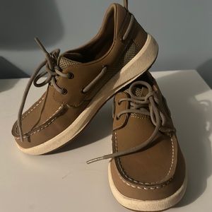 BRAND NEW Boys Sperrys size 2